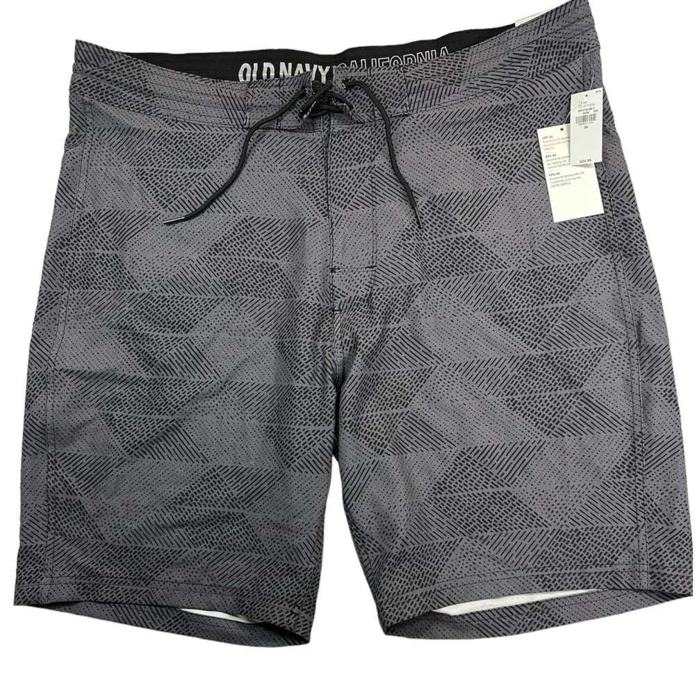 Old Navy California Deep Grey/Black Built-In Flex Board Shorts Swim NWT Size 36